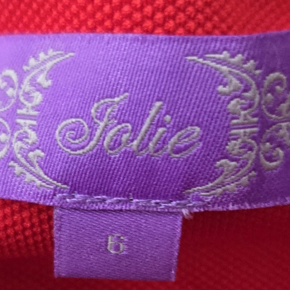 Jolie Red Garment